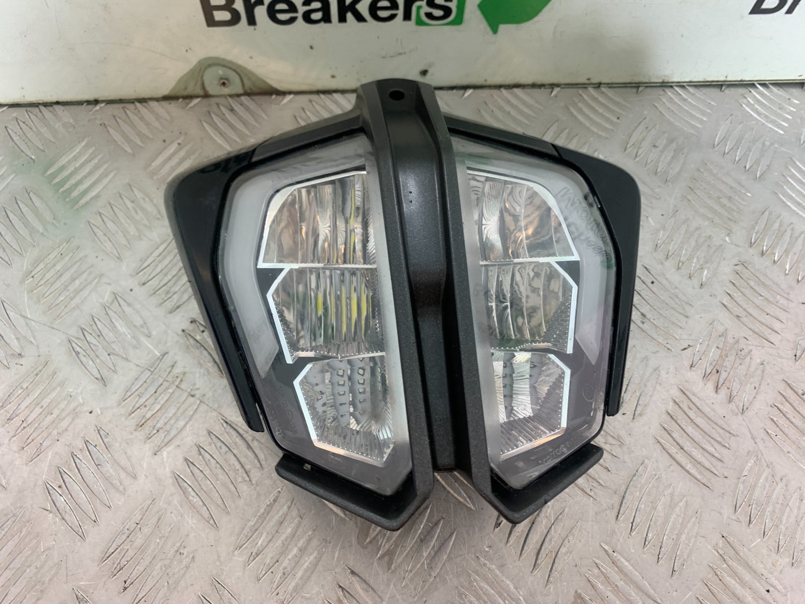 KTM 790 DUKE HEADLIGHT  YEAR 2018-2021  (CMB11150)