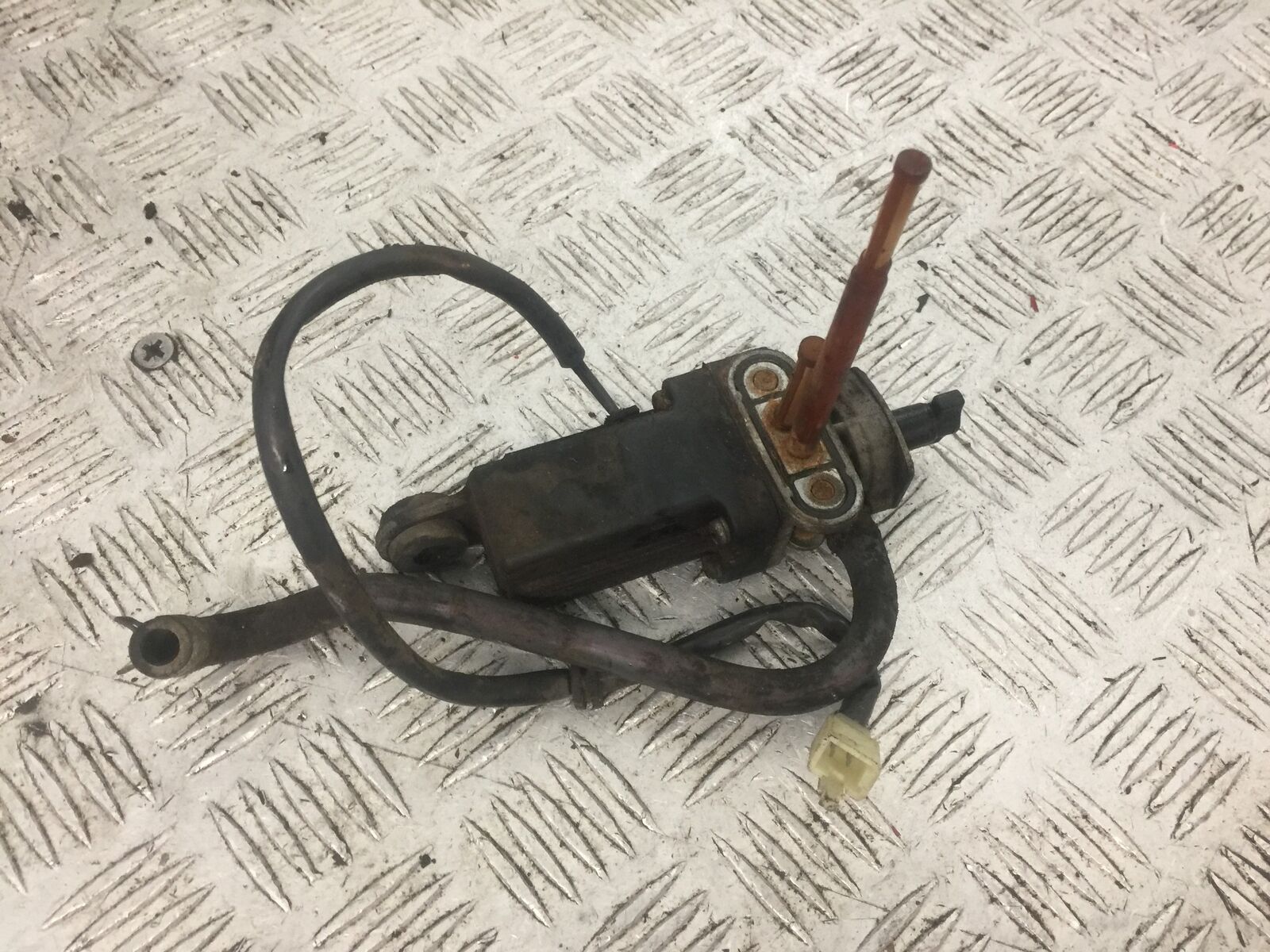YAMAHA XV535 XV 535 VIRAGO PETROL TAP  YEAR 1994-02 (STOCK 772)