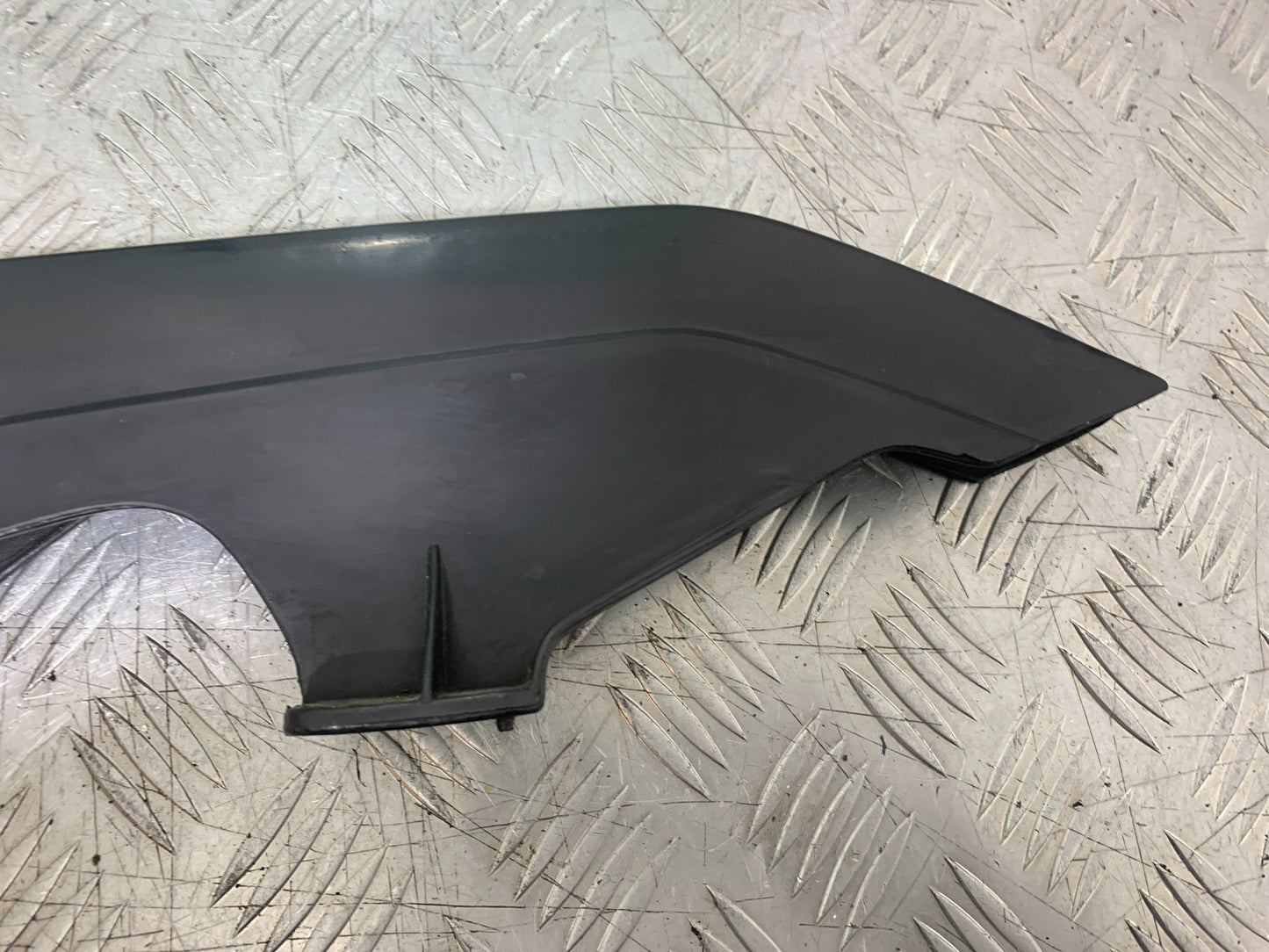 KAWASAKI ZZR1100 D CHAIN GUARD  YEAR 1993-2001 (CMB1289)