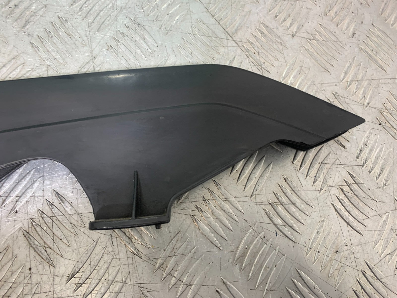 KAWASAKI ZZR1100 D CHAIN GUARD  YEAR 1993-2001 (CMB1289)