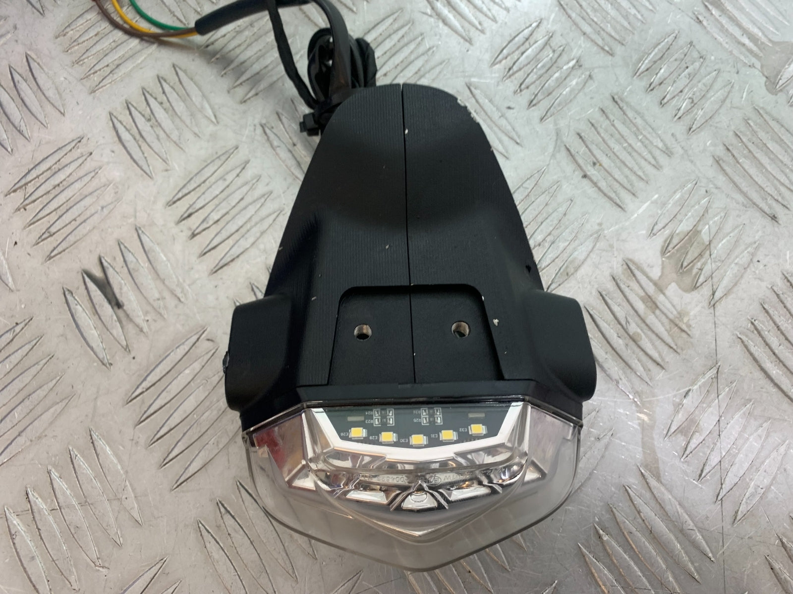TRIUMPH TRIDENT 660 REAR LIGHT YEAR 2021-2024 (CMB1148)