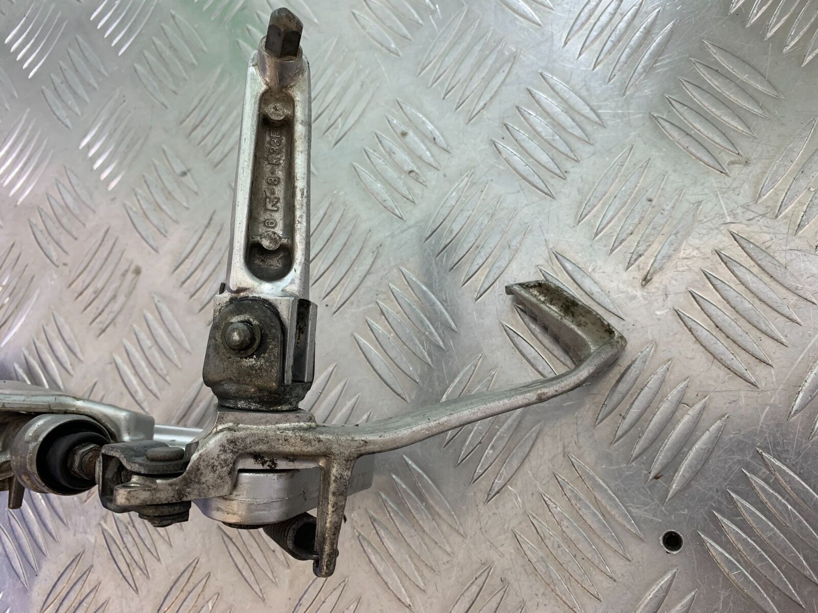 SUZUKI SV650 SV 650 FRONT RIGHT  HANGER  YEAR 2003-2006 (CMB1014)