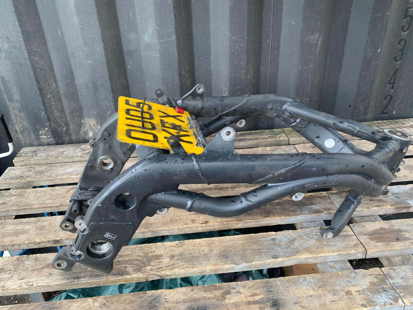 TRIUMPH 1050 SPEED TRIPLE FRAME REG LOG BOOK YEAR 2005-2007 (CMB1322)
