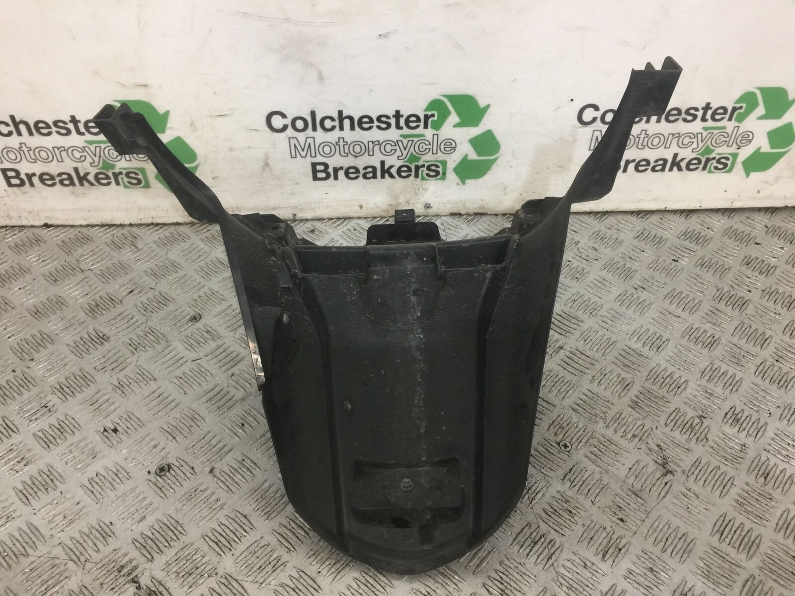 SUZUKI 650 BURGMAN REAR MUDGUARD   YEAR 2014-2018 (STOCK 769)