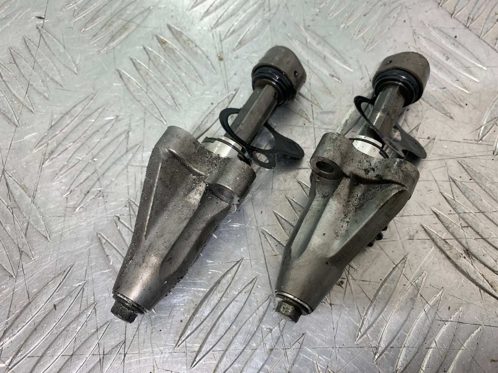 HONDA VFR800 PRE V-TEC CAM CHAIN TENSIONERS  YEAR 1998-2001