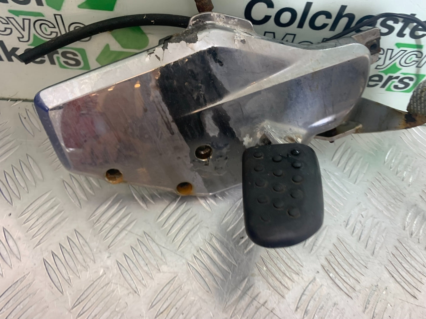 BMW K1200 K 1200 LT FRONT RIGHT HANGER AND PEG  YEAR 1999-07 (CMB1138)