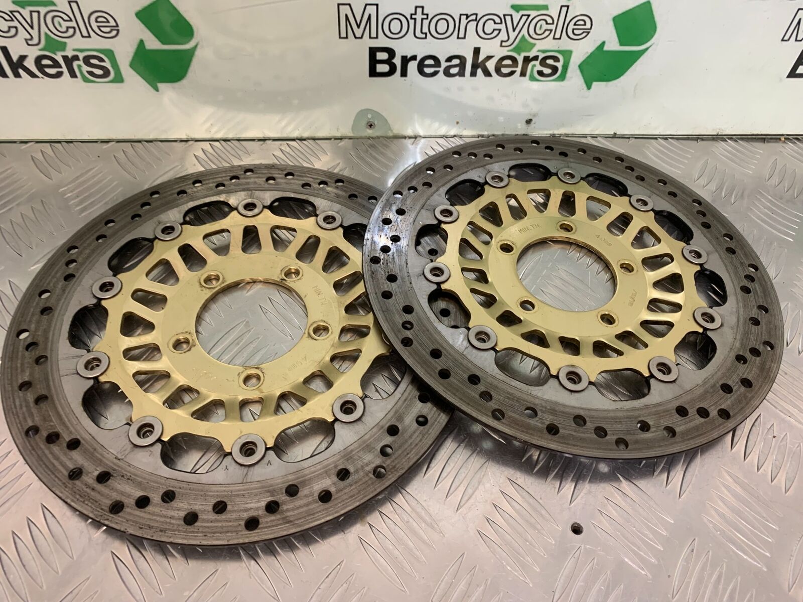 TRIUMPH 1050 SPRINT FRONT BRAKE DISCS  YEAR 2004-2007 (STOCK 956)