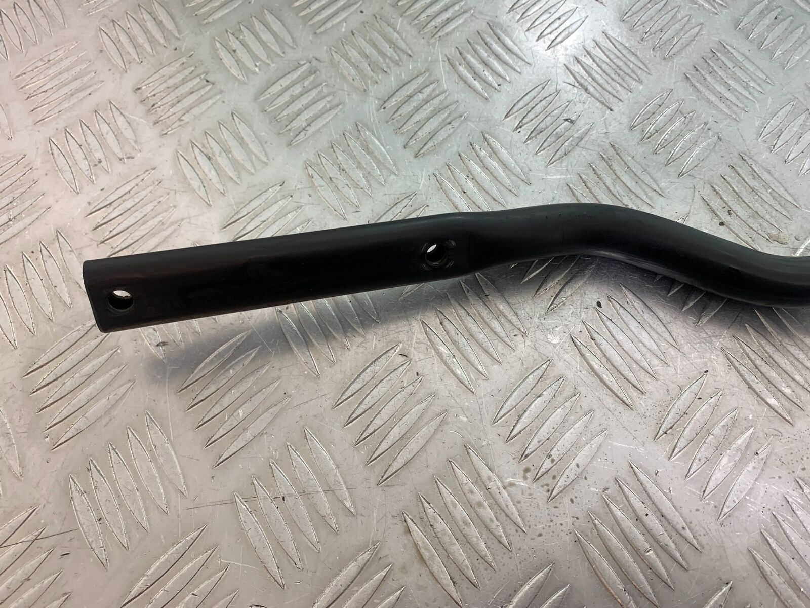 HARLEY DAVIDSON XL883 N IROD SILENCER BRACKET  YEAR 2020  (CMB1116)