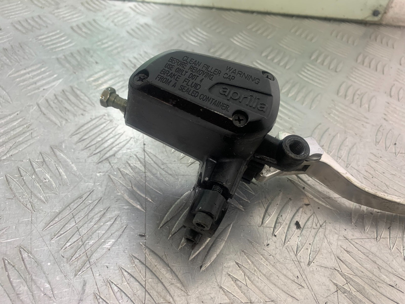 APRILIA SL750 SL 750 SHIVER FRONT BRAKE MASTER CYLINDER YEAR 2008-2016 (CMB1242)