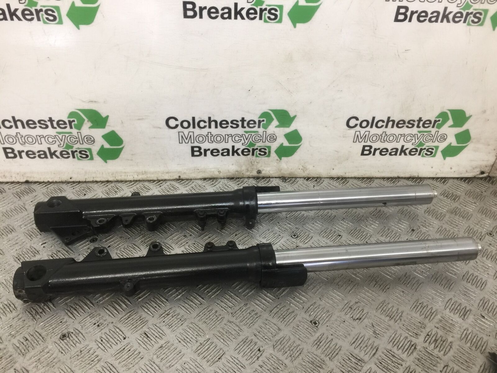 TRIUMPH 1050 SPRINT FORKS  YEAR 2004-2007 (STOCK 888)