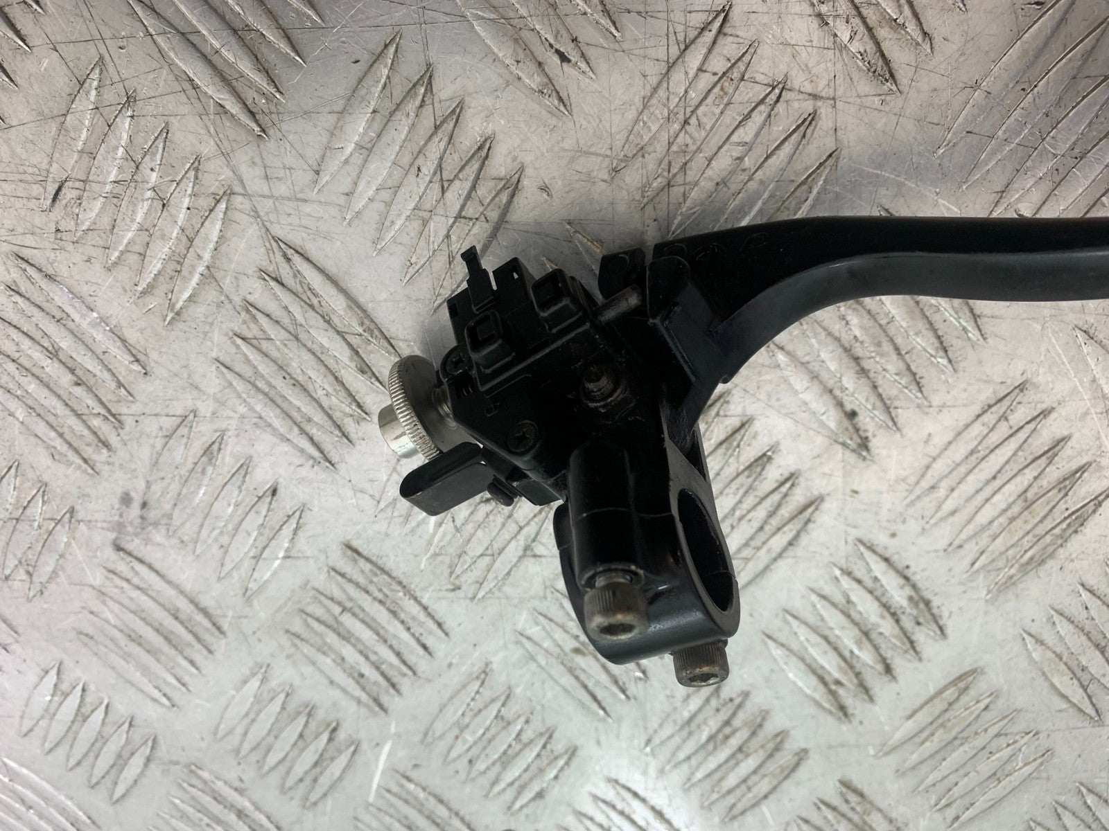 KAWASAKI Z1000 SX CLUTCH LEVER AND BRACKET   YEAR 2014-16 (CMB1264)