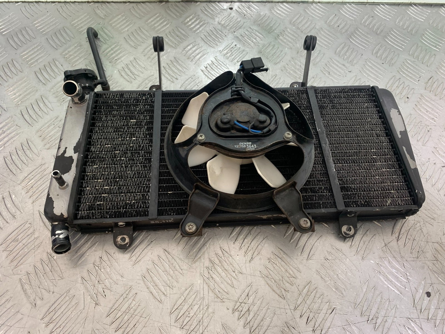TRIUMPH 1050 SPRINT GT RADIATOR AND FAN YEAR 2010-2016 (CMB1250)