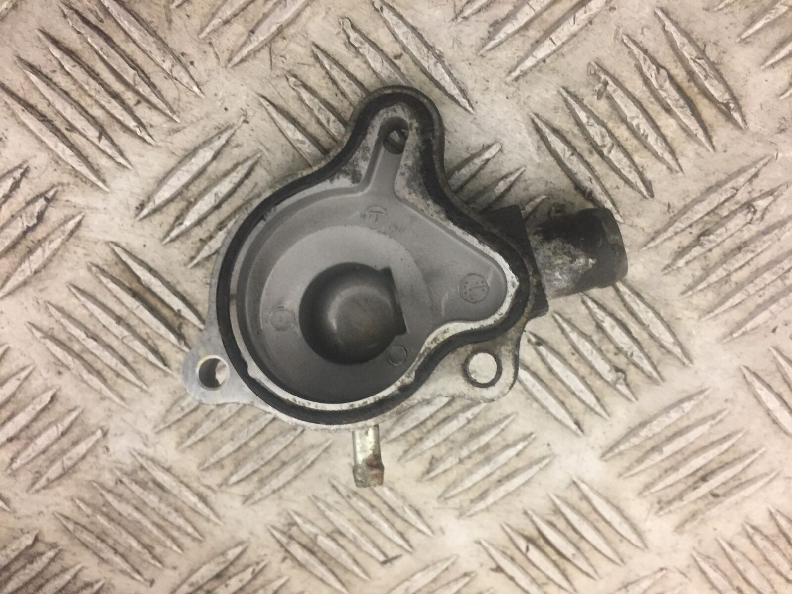 HONDA CBR125 CBR 125 WATER PUMP  COVER  YEAR 2011-2014