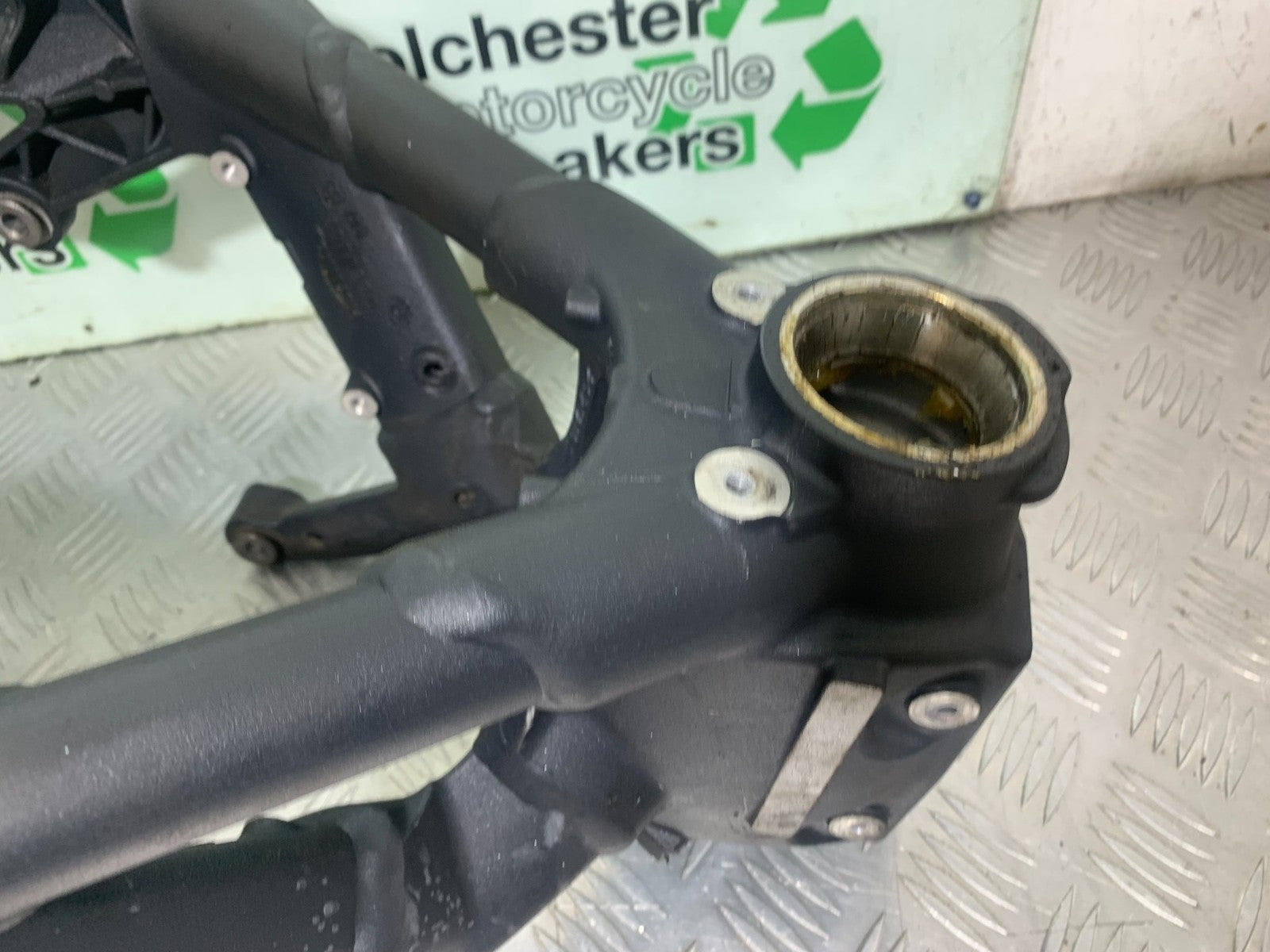 TRIUMPH 675 STREET TRIPLE FRAME REG LOG BOOK   2013-2016 (CMB1186)