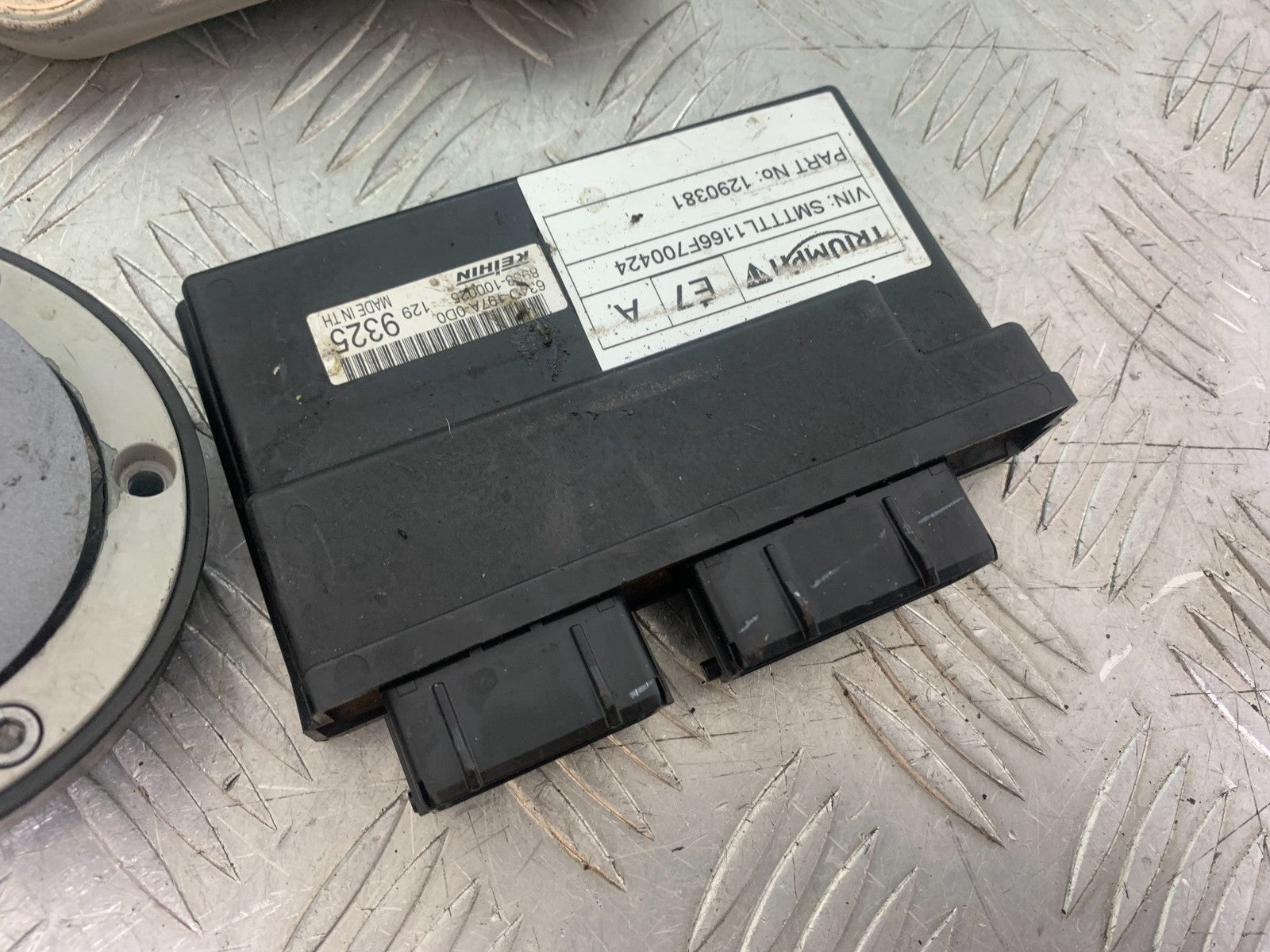 TRIUMPH 675 STREET TRIPLE ECU LOCKS KEYS  2013-2016 (CMB1186)