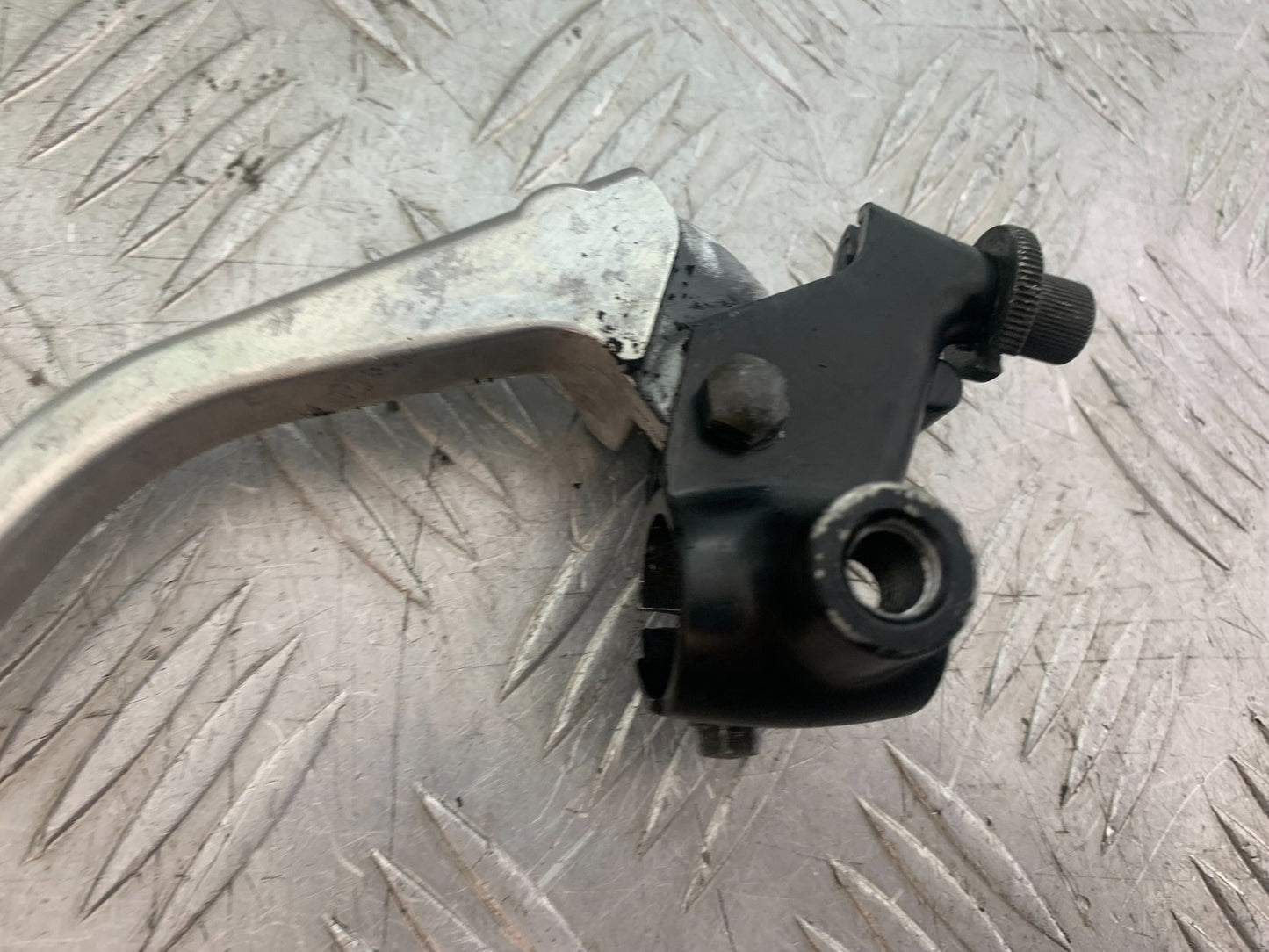 YAMAHA XJ900 XJ 900 DIVERSION CLUTCH LEVER AND BRACKET  YEAR 1994-2002 (CMB1292)