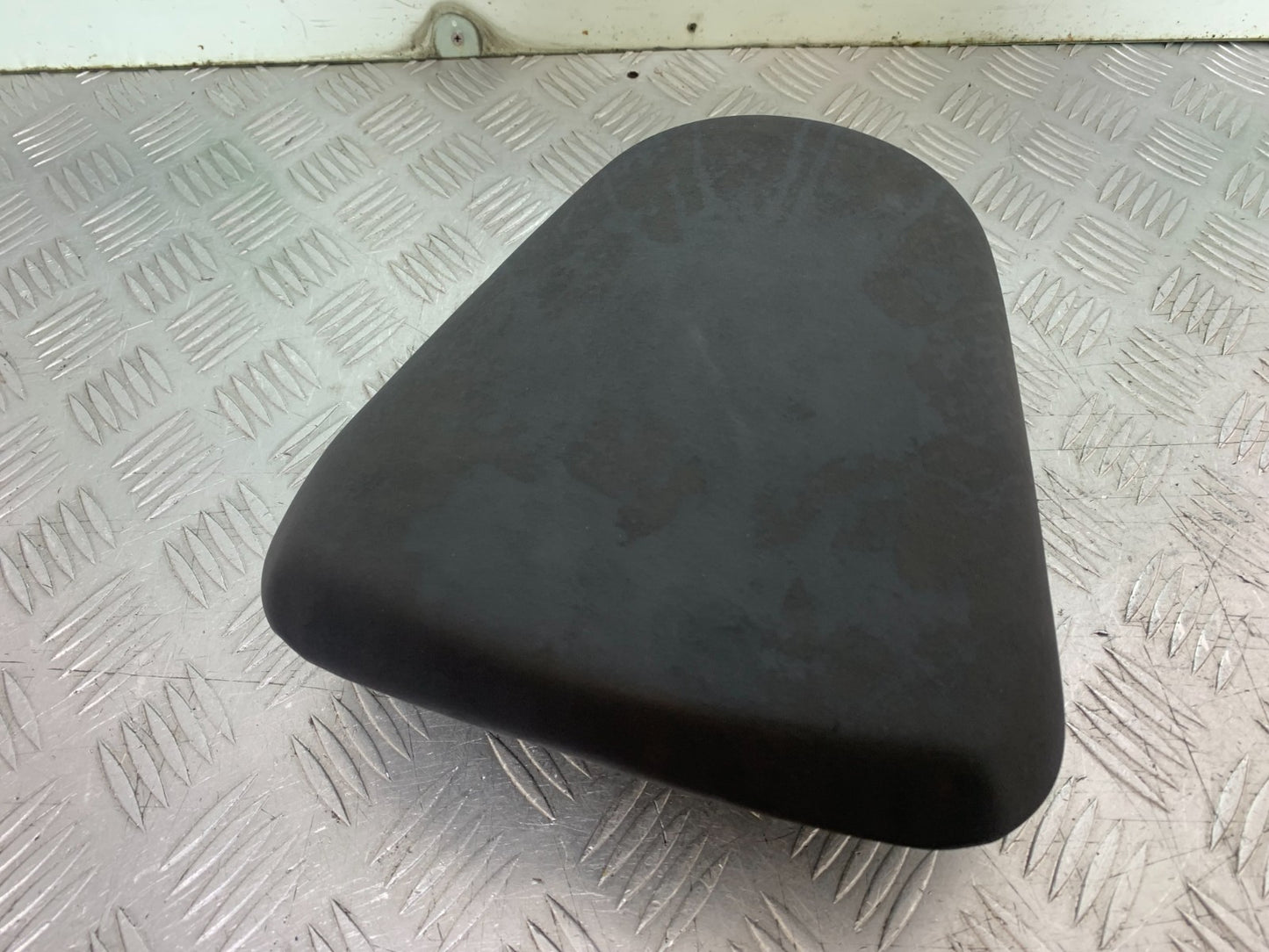 ROYAL ENFIELD HIMALAYAN 411 REAR SEAT YEAR 2018-2023 (CMB1322)