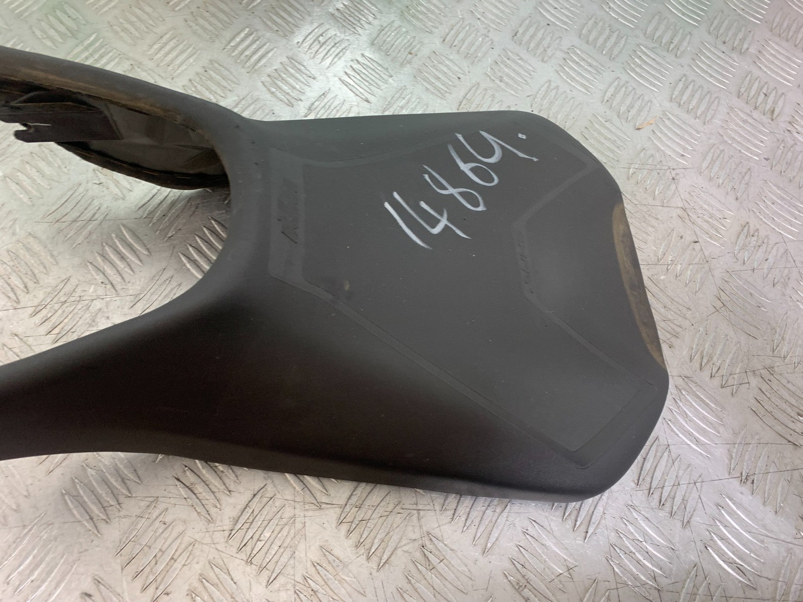 KTM 125 DUKE FRONT SEAT  YEAR 2018-2023 (CMB1185)
