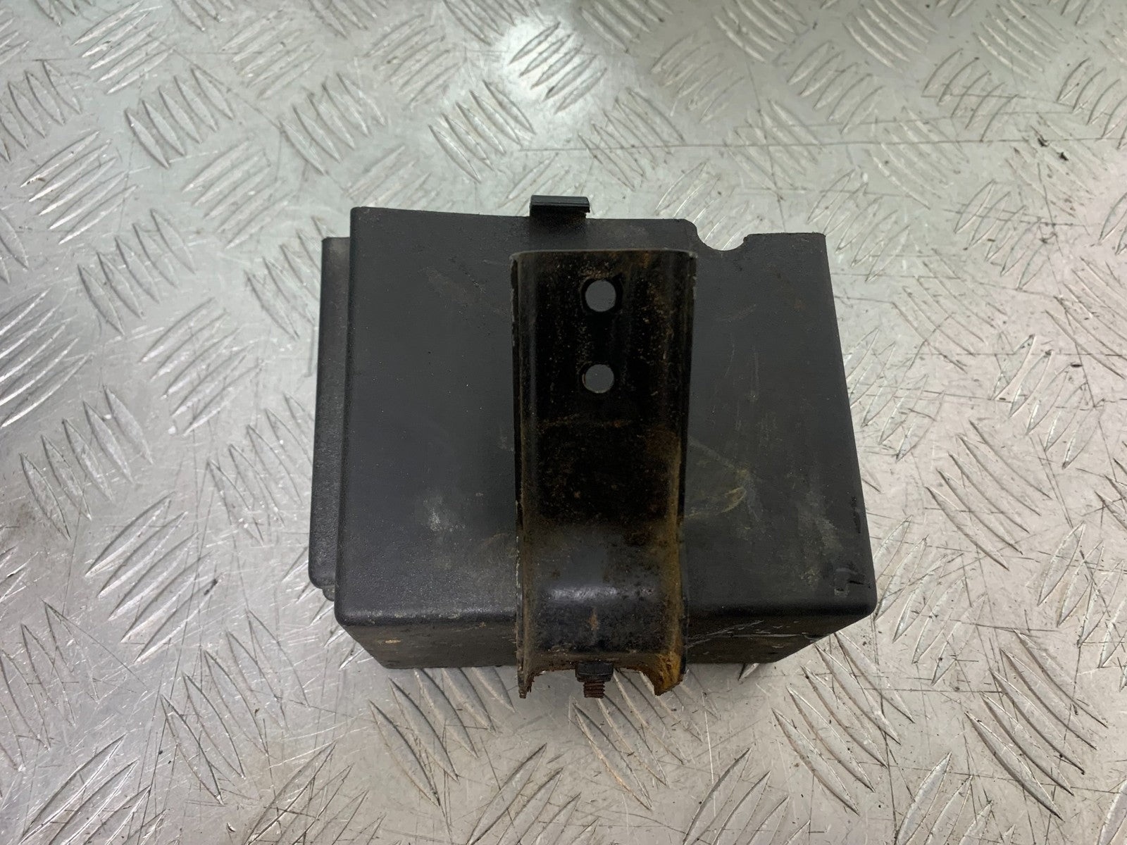 TRIUMPH TROPHY 900 BATTERY BOX  YEAR 1991-95 (CMB1251)