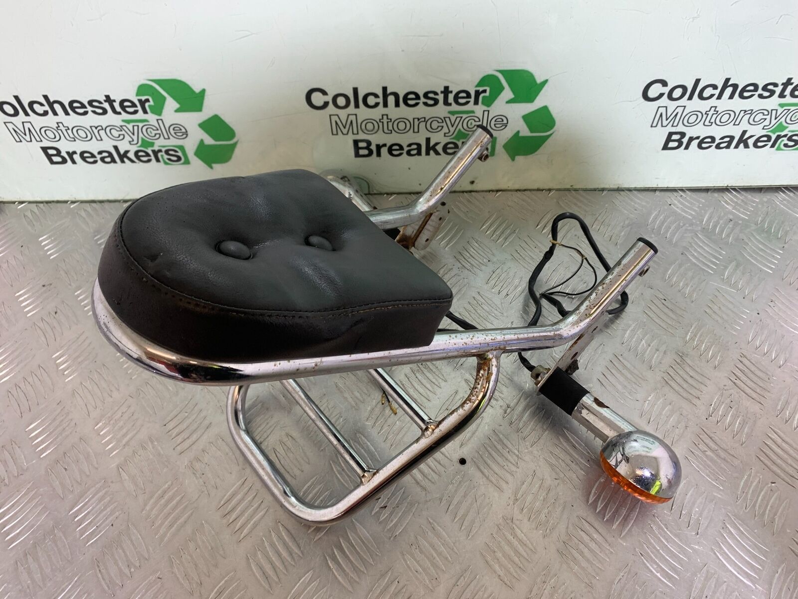SUZUKI VS1400 VS 1400 BACK REST   YEAR 1988 (CMB1077)