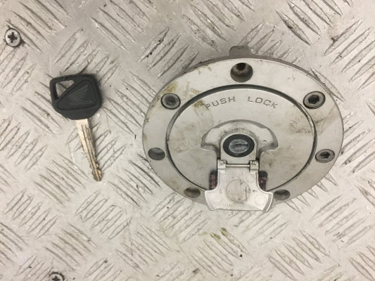 HONDA NT 700 V DEAUVILLE PETROL CAP AND KEY  YEAR 2006-2010 (STOCK 840)