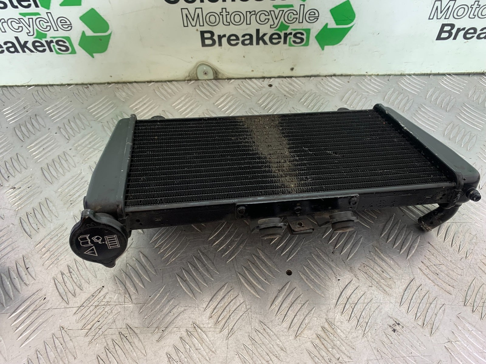 TRIUMPH SPEED TRIPLE R 1050 RADIATOR   2009 (CMB1183)