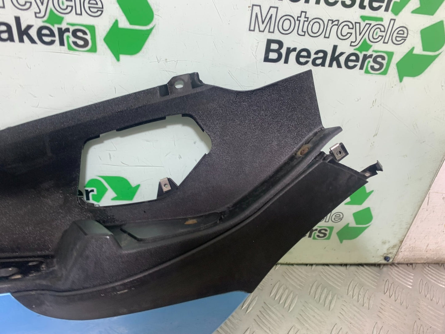 PIAGGIO MP3 250 ie LEFT FOOTBOARD YEAR 2007 (CMB1307)