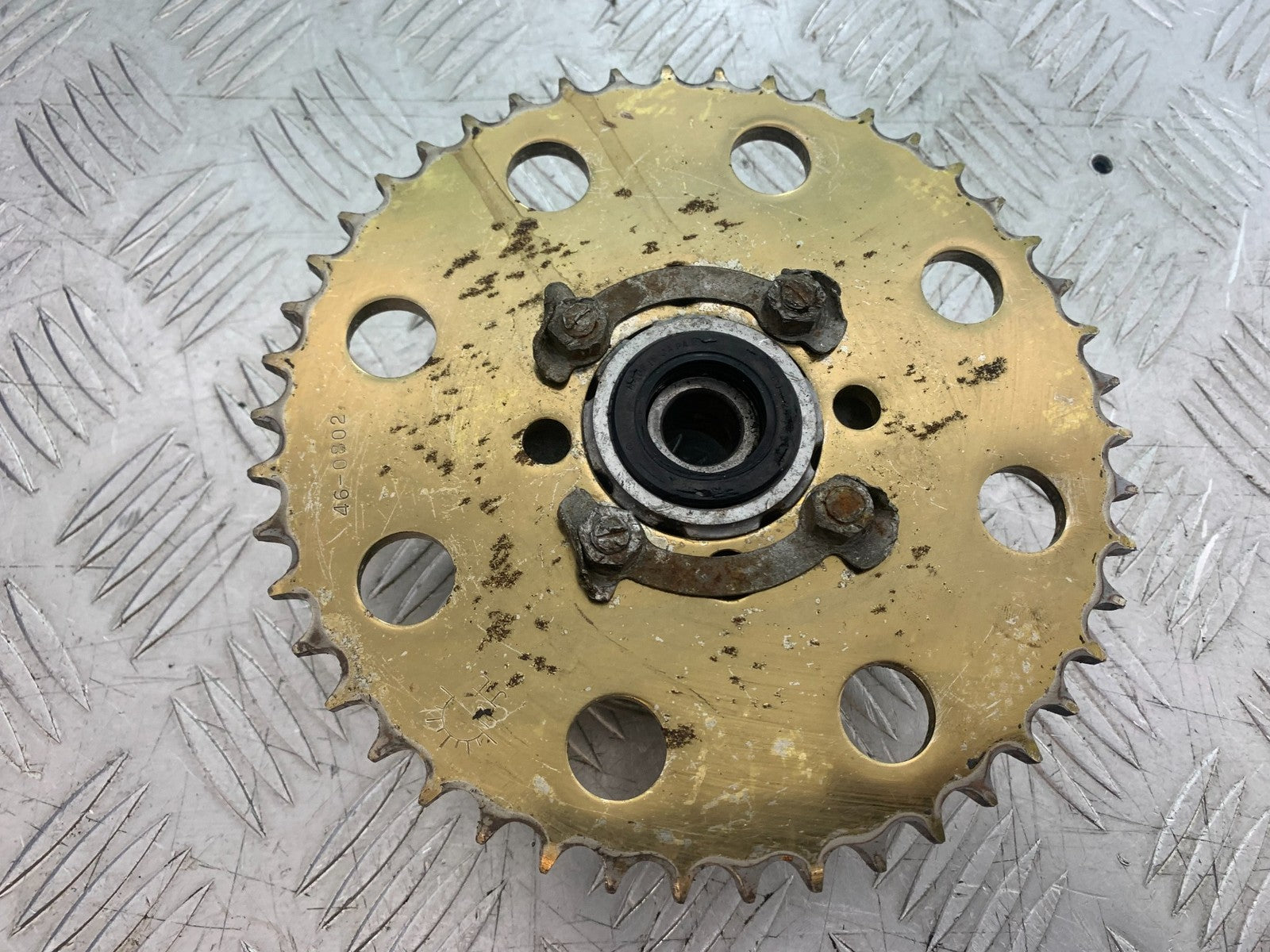 SUZUKI GP100 GP 100 REAR SPROCKET CARRIER   YEAR 1978-1988 (CMB1259)