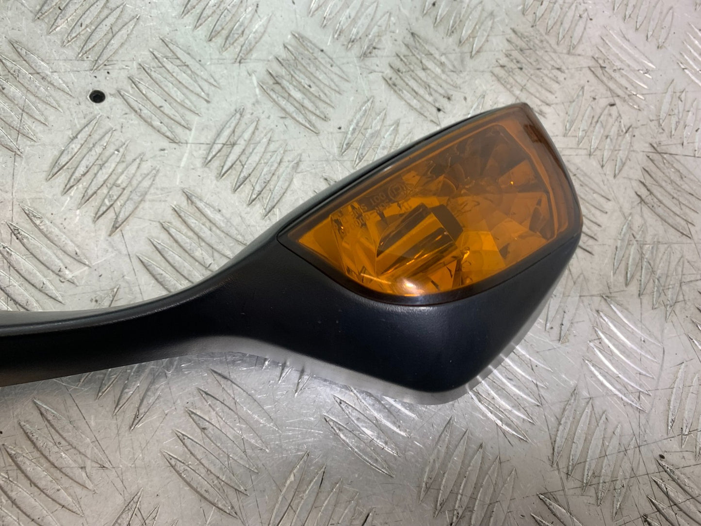 TRIUMPH 1050 SPRINT ST RIGHT MIRROR  2003-2011 (CMB1285)