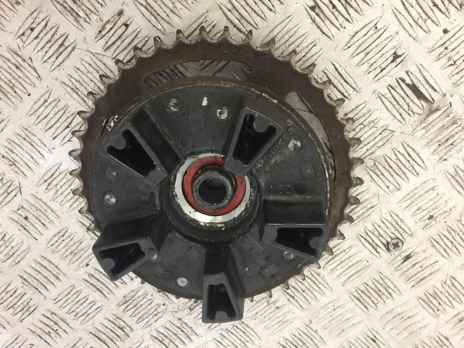 HONDA CBF600 CBF 600 REAR SPROCKET CARRIER  YEAR 2004-2006 (STOCK 700)