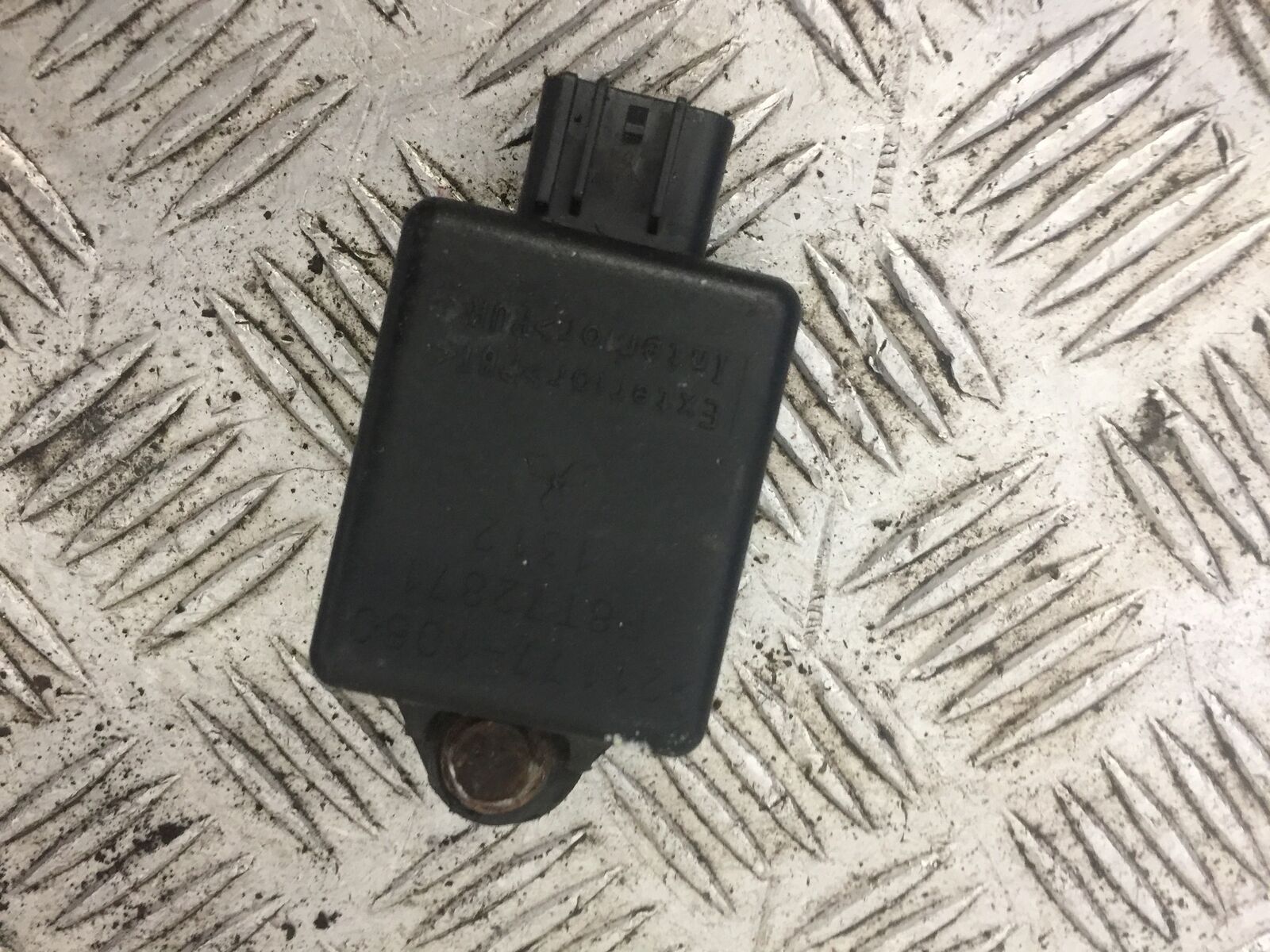 KAWASAKI Z750 ZR750 ZR-7S CDI-RELAY  YEAR 1999-05 (STOCK 707)