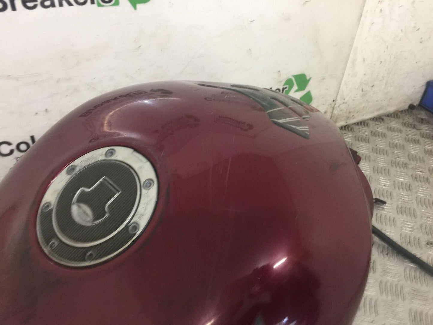 HONDA CBR1100 BLACKBIRD PETROL TANK YEAR 1996-1998 (STOCK 862)