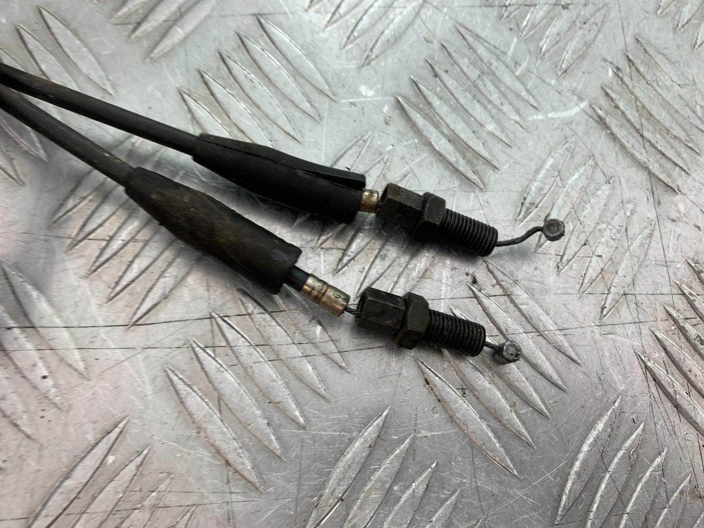 KAWASAKI KLR250 KLR 250 THROTTLE CABLES  YEAR 1984-2001 (CMB1225)