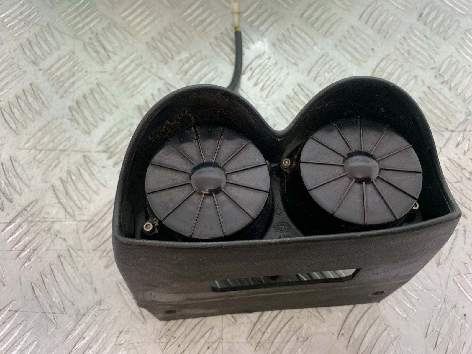 APRILIA RSV1000 RSV 1000 MILLE REAR LIGHT 1998- 2003 (CMB1184)