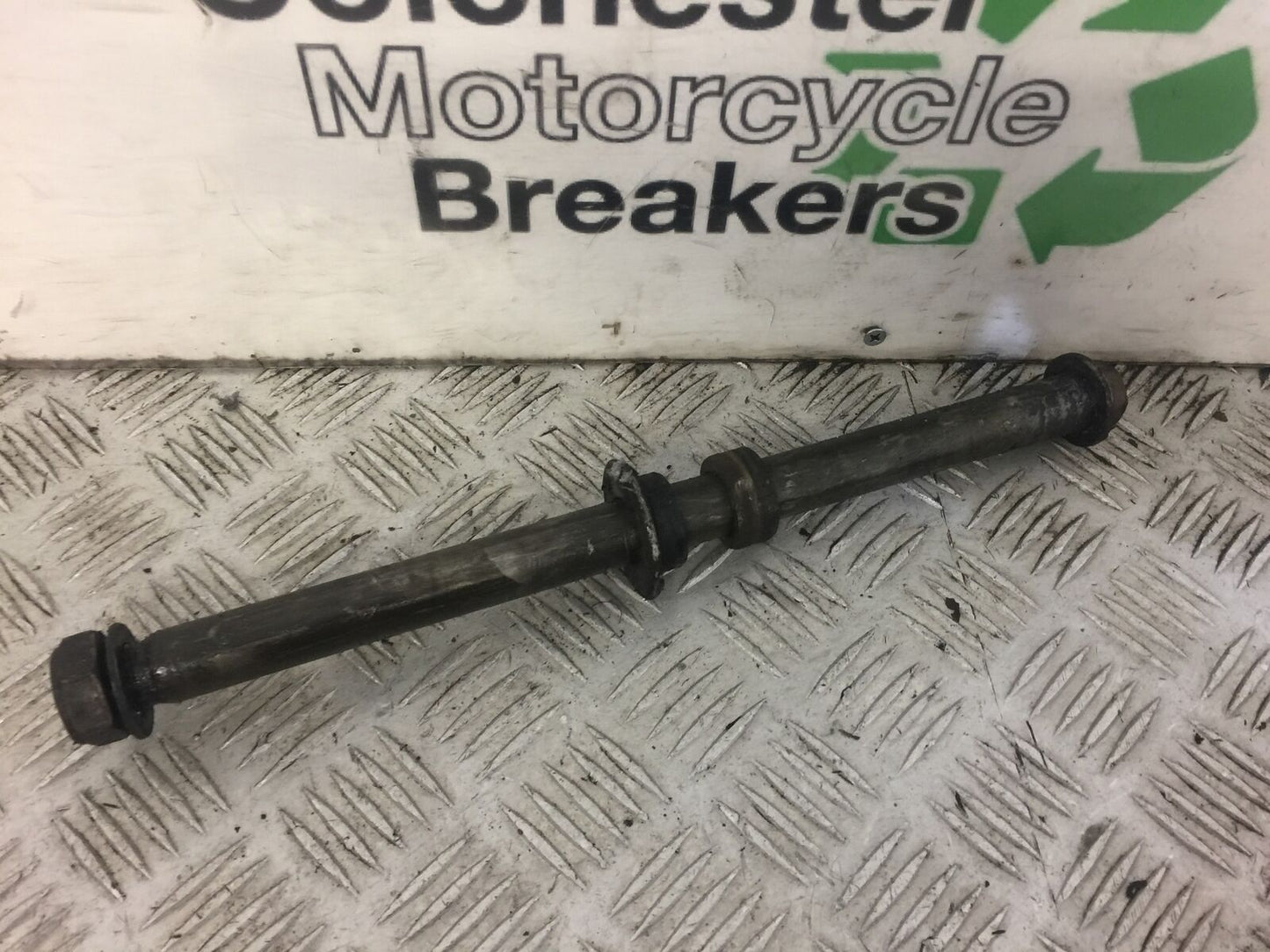 HONDA CB900 CB 900 HORNET REAR WHEEL SPINDLE  YEAR 2002 STOCK 395