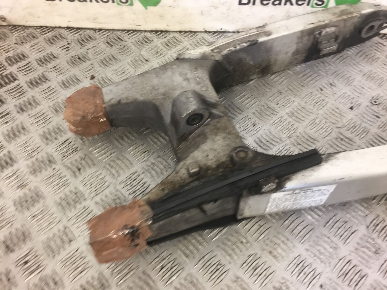 HONDA CBR600 CBR 600 F4I SWINGARM  YEAR 2001 (STOCK 537)