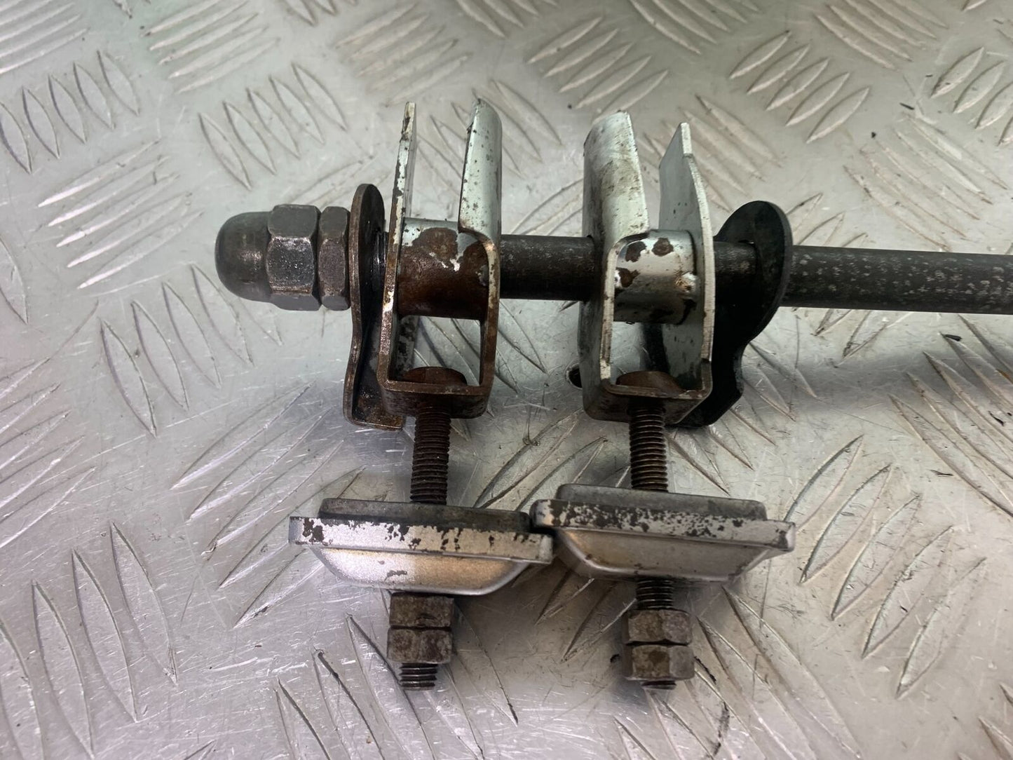 SINNIS TERRAIN 125 REAR WHEEL SPINDLE  YEAR 2024 (CMB1072)