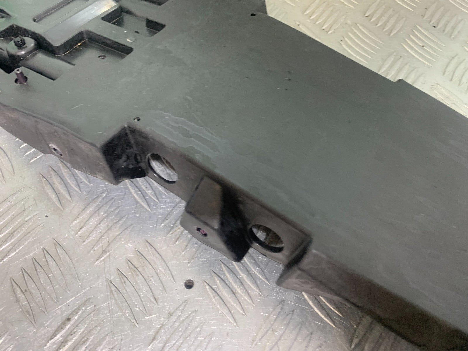 TRIUMPH 675 STREET TRIPLE UNDERTRAY    2013-2016 (CMB1186)