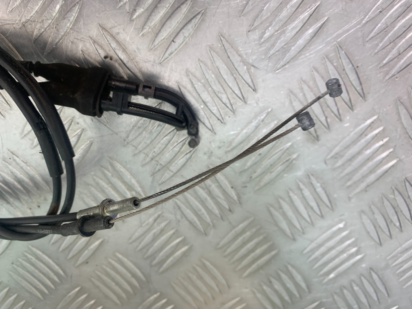 KAWASAKI ZX6R THROTTLE CABLES  YEAR 2009-2012 (CMB1136)