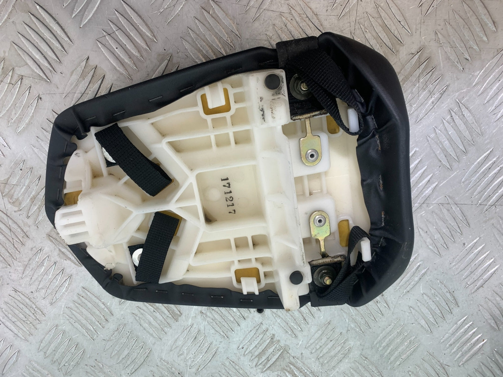 YAMAHA YZF R1 REAR SEAT  YEAR 2004-2006 (CMB1155)