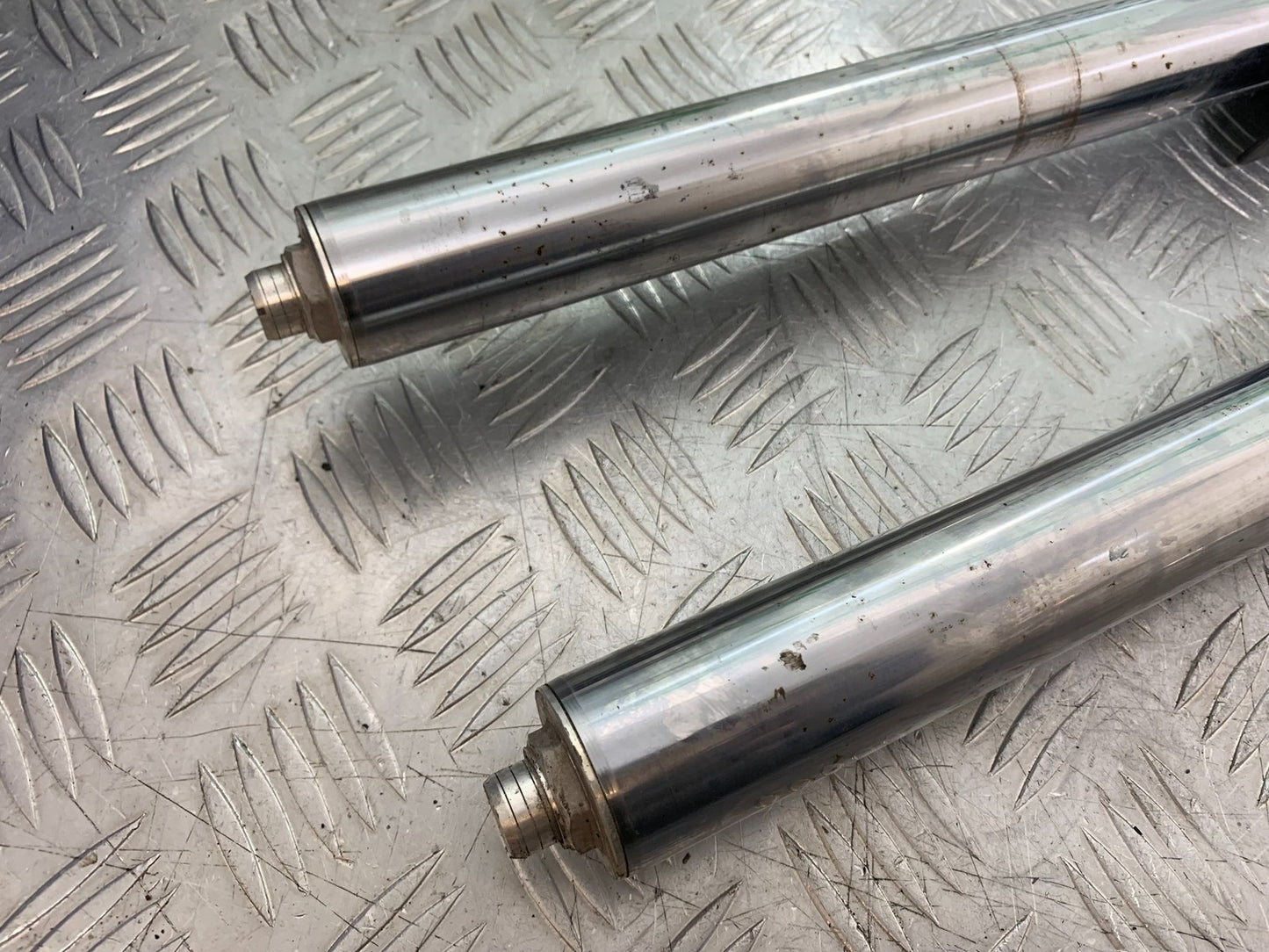 TRIUMPH 955i SPRINT ST FORKS  YEAR 1999-04 (CMB1230)