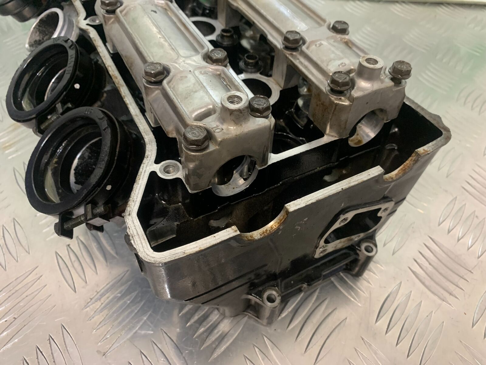 HONDA CBR1100 BLACKBIRD CYLINDER HEAD   YEAR 1999-05 (STOCK 961)