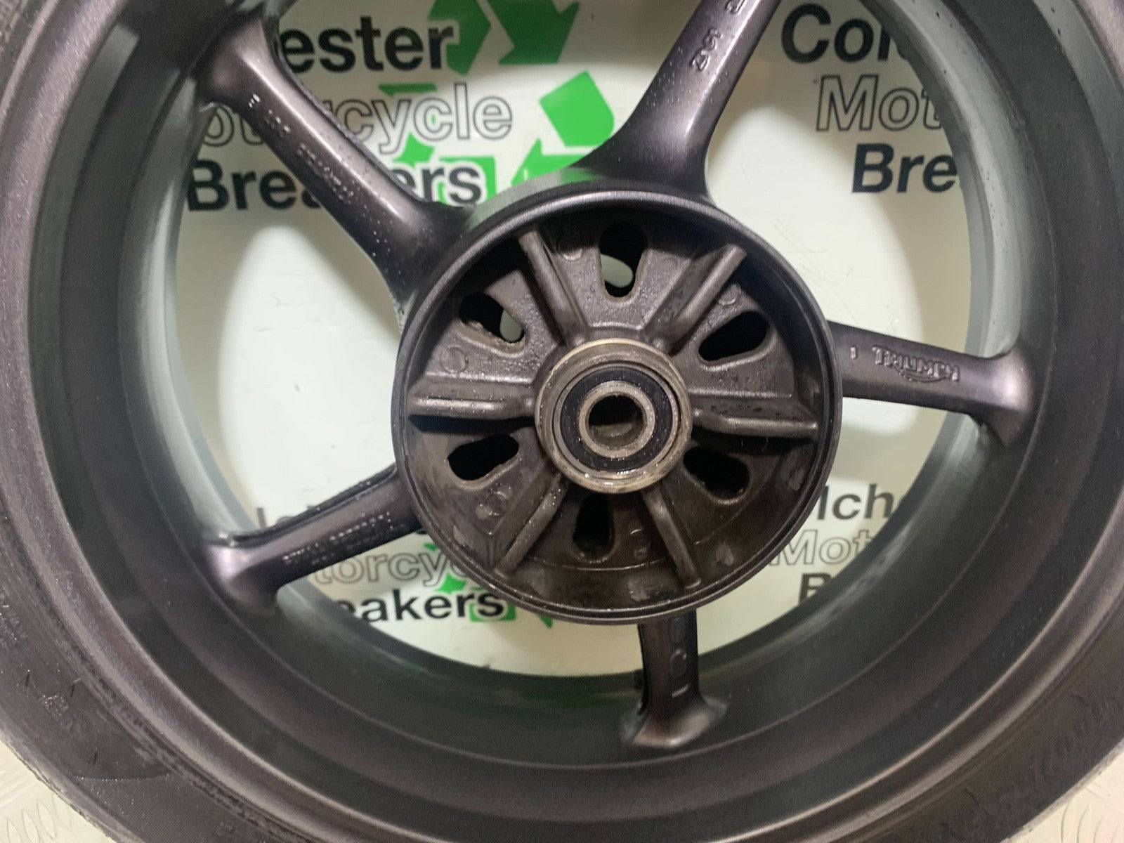 TRIUMPH 675 STREET TRIPLE R REAR WHEEL  YEAR 2013 - 2016 (CMB1221)