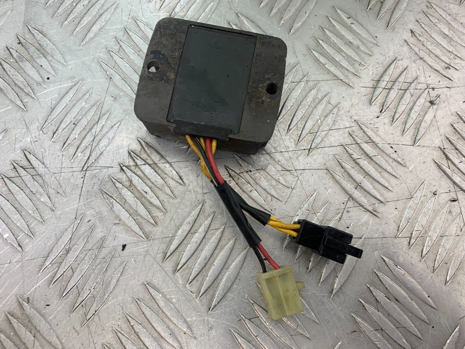 SUZUKI SV650 SV 650 mk1 REGULATOR  YEAR 1999-2002 (CMB1208)