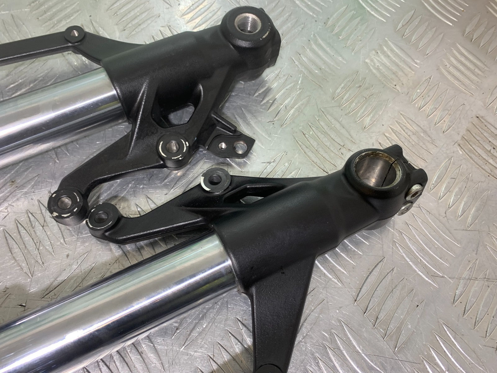 TRIUMPH TRIDENT 660 FORKS YEAR 2021-2024 (CMB1295)