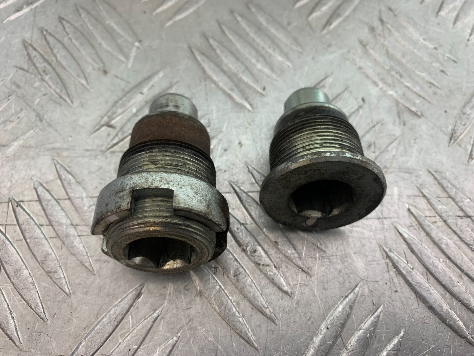 HONDA VT750 SHADOW REAR WHEEL SPINDLES  YEAR 2003-2004 (CMB1265)