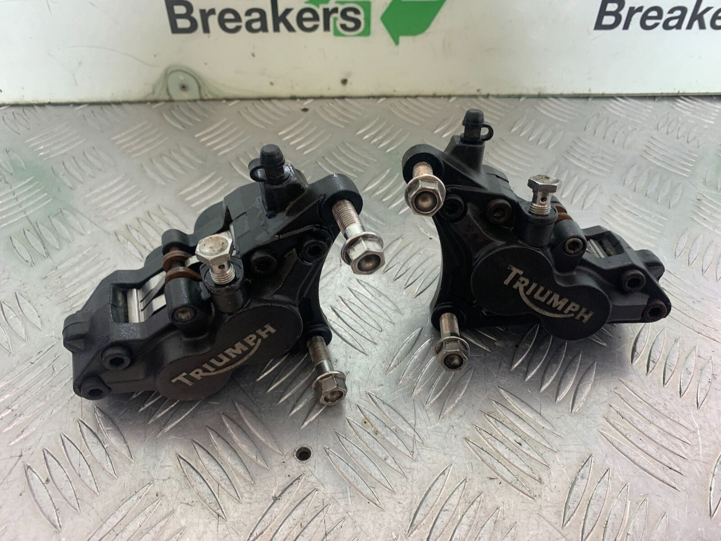 TRIUMPH 1050 SPRINT ST FRONT BRAKE CALIPERS  YEAR 2004-2007 (CMB1089)