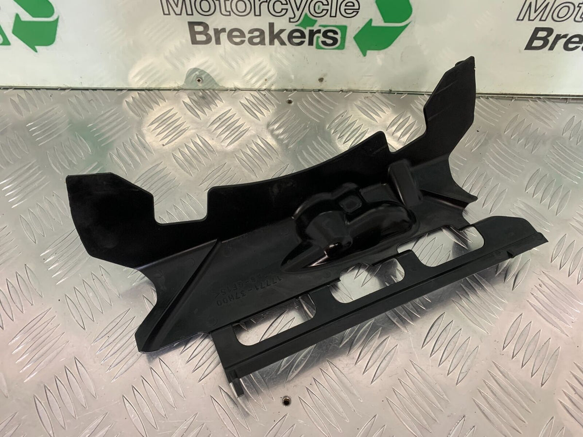 SUZUKI GSXR600 GSXR 600 K8 ENGINE INFILL PANEL   YEAR 2009 (STOCK 939)