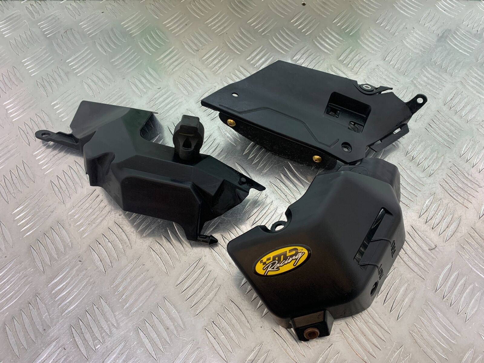 YAMAHA MT09 MT-09 INFILL PANELS  YEAR 2013-2016  (STOCK 997)