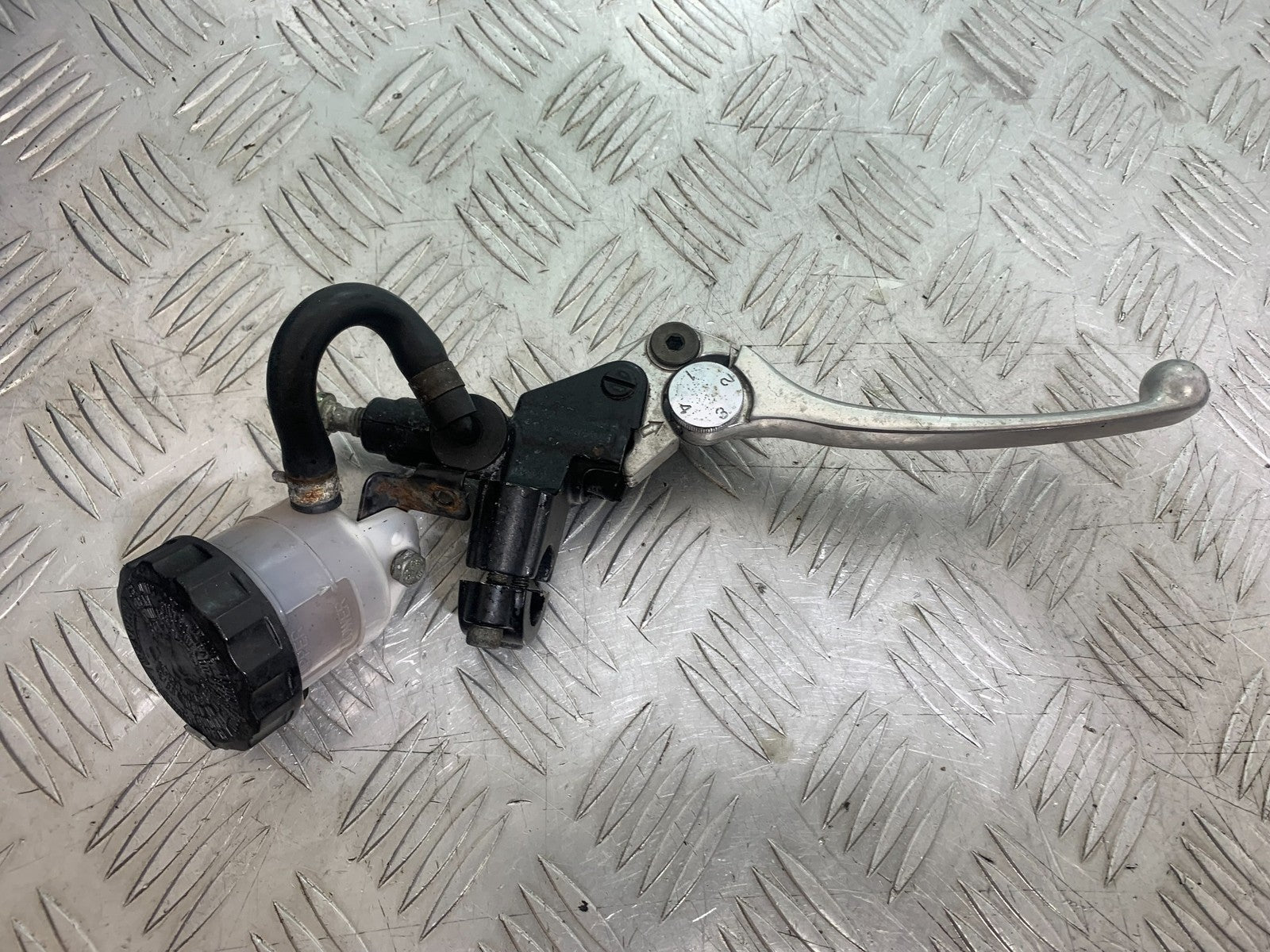 TRIUMPH 955i SPRINT ST FRONT BRAKE MASTER CYLINDER   1999-2004 (CMB1176)
